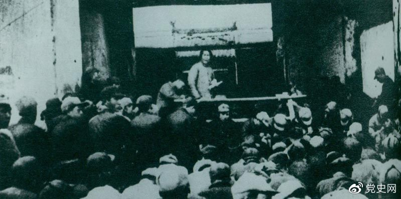 1935年12月27日，毛泽东在陕北瓦窑堡党的活动分子会议上作《论反对日本帝国主义的策略》报告。